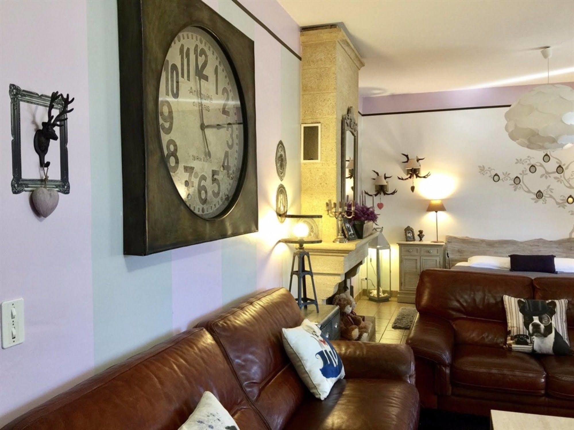 O Clair De Lune Au Coeur De Sarlat - Chambres Climatisees - Parking Prive - Piscine Chauffee - Spa Et Massages Екстер'єр фото